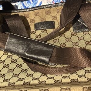 Gucci shoulder travel bag. Yes, it’s the real thing 🥰